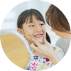 歯科用レントゲンで撮影している様子